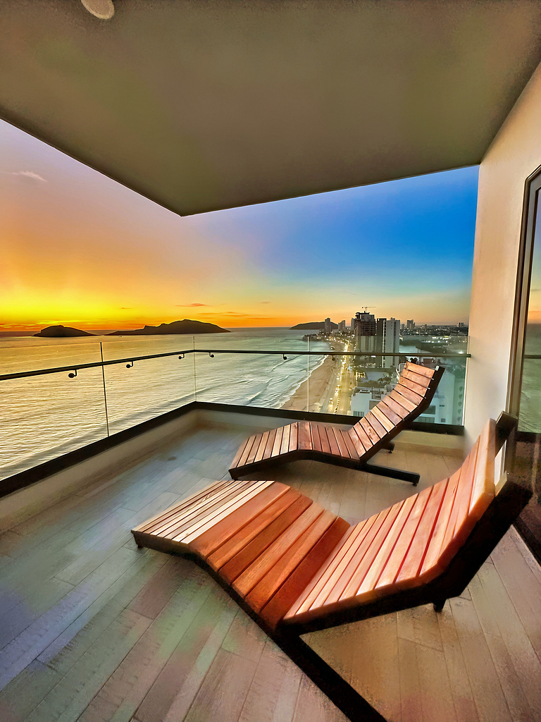 The Altomare - Seaview.